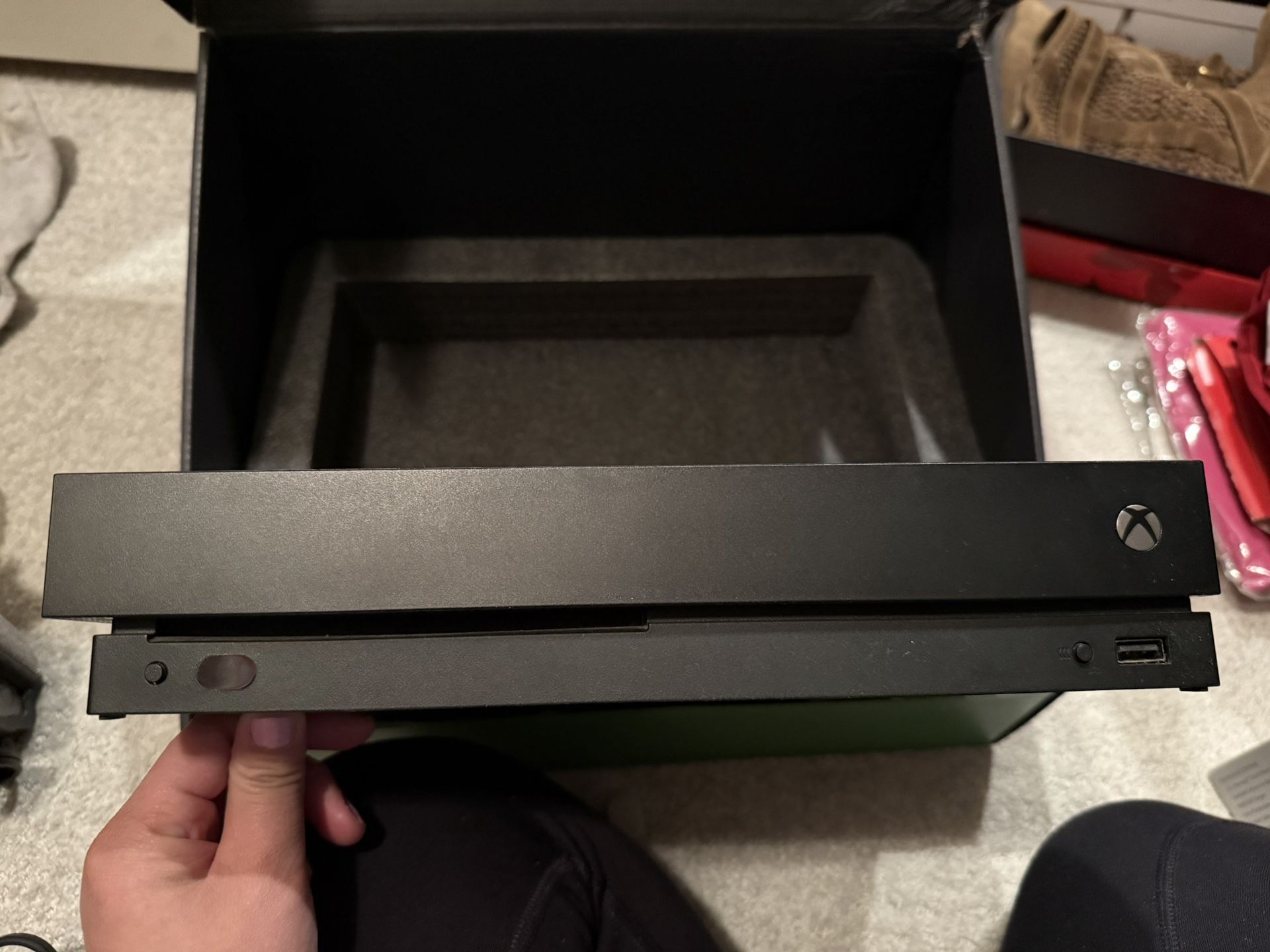 Xbox one like new! Video games & Consoles