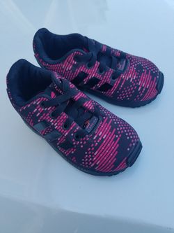 Adidas Torsion toddler size 6