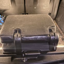 Passenger Side 3rd Row Seat Black Leather 2007–2013 Tahoe Suburban Yukon Escalade