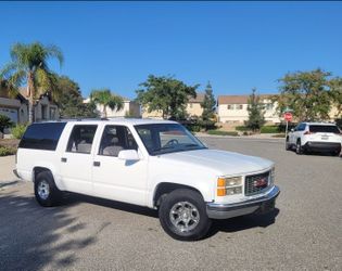 "1995 GMC suburban For sale NO PARTS "