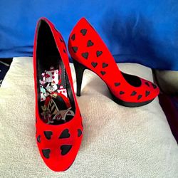 Queen Of Hearts Size 8  Beautiful 5” Stiletto Platform Heels