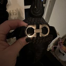 FERRAGAMO  Gancini black patent leather belt