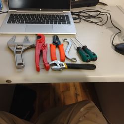 PVC Nut Wrench PVC Cutter Wire Strippers Curve Wrench 10 Mm. 11mm 2small Screwdriver Set Small Adgestable Wrench