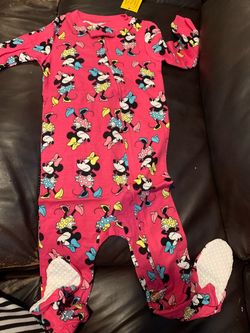 NWT Minnie Mouse footed pajama with grips size 2t