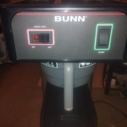 3 Gallon Tea Brewer Never Been Used Come With New Urn As Well 