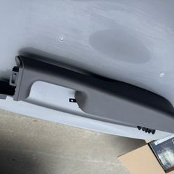 GMC/ Chevy 99-02 Door Armrest