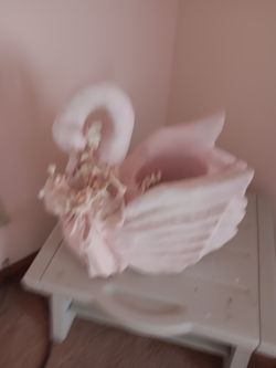 Pink Swan Decorative Figurin e paper mache
