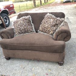Love Seat With Pillows 