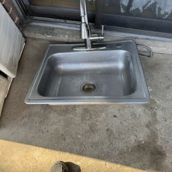 Sink Size 25x22