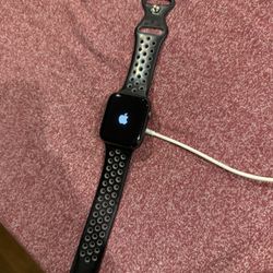 Apple Watch SE - Great Condition