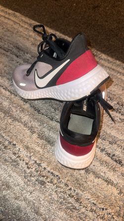 Nike Women's Black and Burgundy shoes