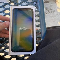 IPHONE 11 TRADES AND BUY