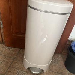 Diaper Can