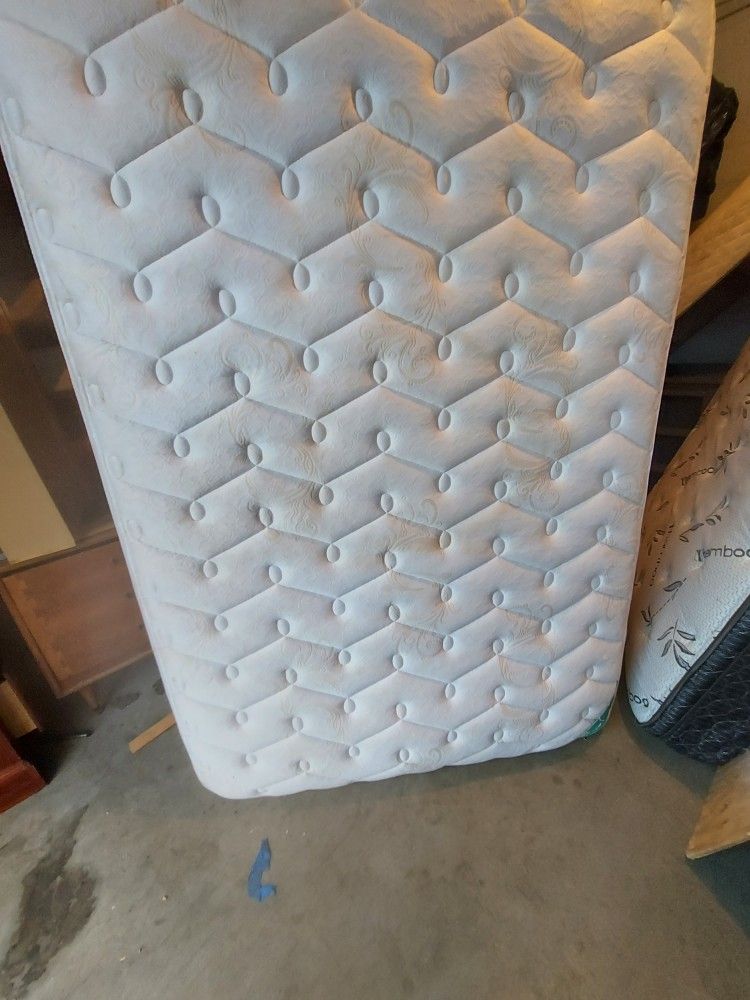 Full Mattress Set