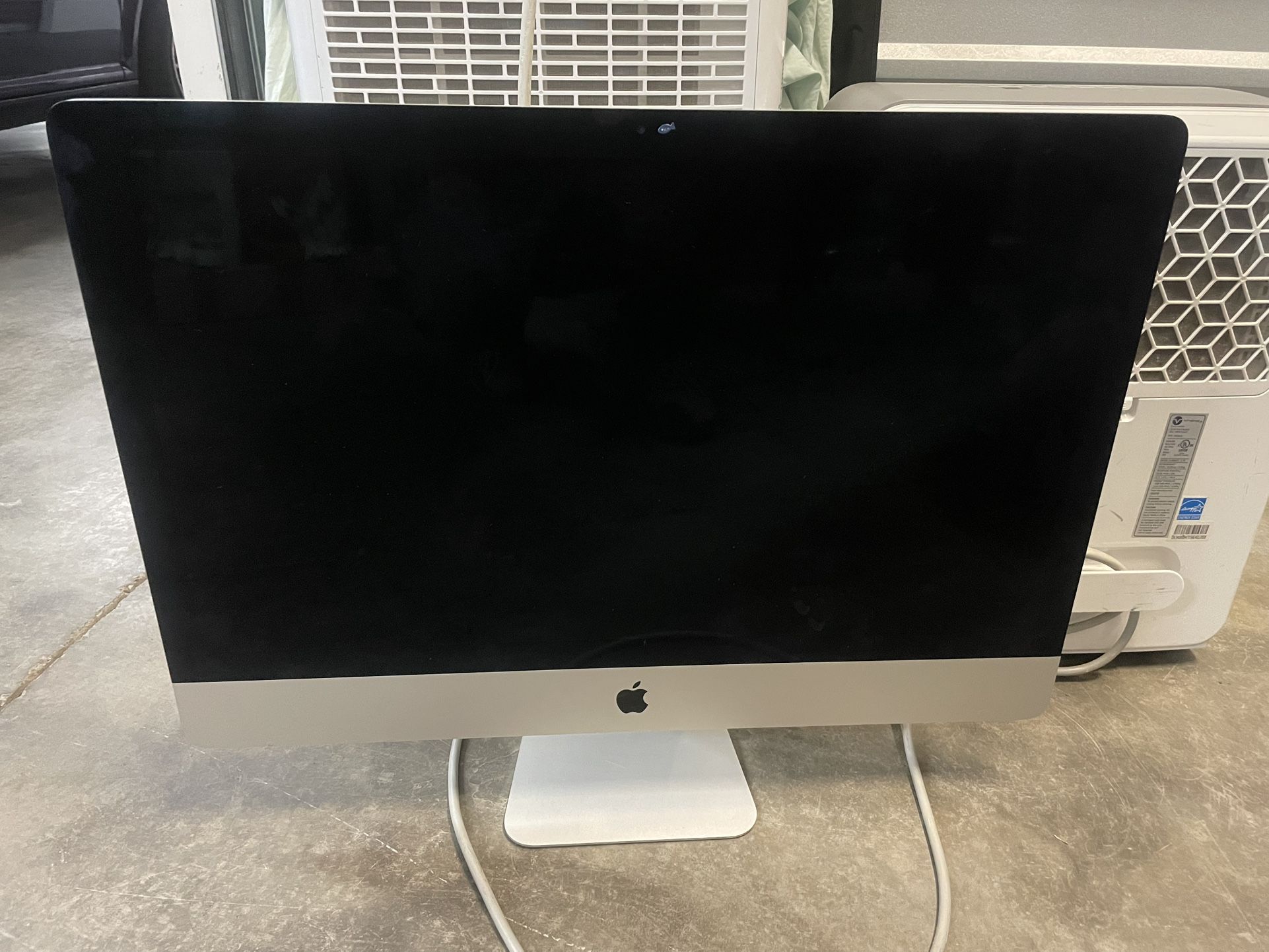 2017 iMac With Bluetooth Keyboard And Mouse