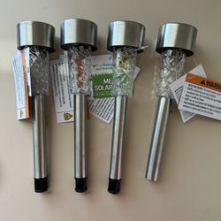 4 Metal Solar Stakes