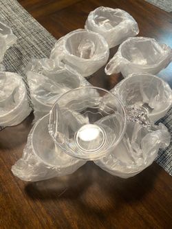 Set of 9 new plastic punch bowl cups