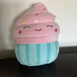 8” Deidre Cupcake Squishmallow 