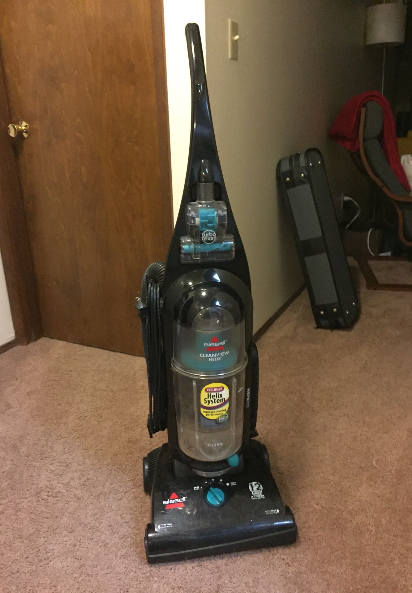 Vacuum (Bissell Cleanview Helix) for Sale in Seattle, WA OfferUp
