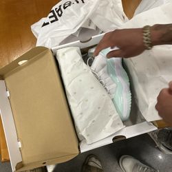 Jordan 11 “Igloo” Men’s 9 (women’s 10.5)