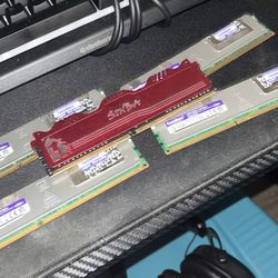 16 GB DDR4 Ram + 4x 4 GB DDR3 Ram