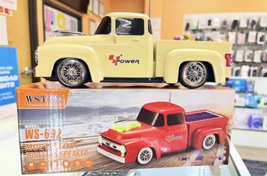 Truck Speaker's, Bluetooth $25 before tax 