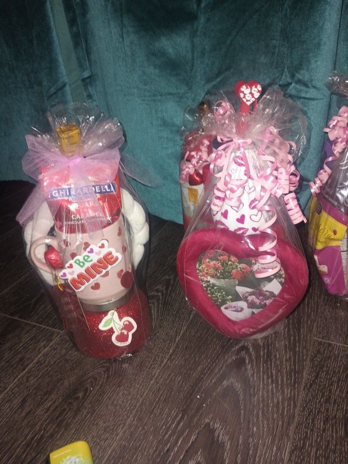 VALENTINE'S - SIMPLE & ELEGANT 2025