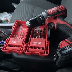 Milwaukee Power Tool And Drillbit Set