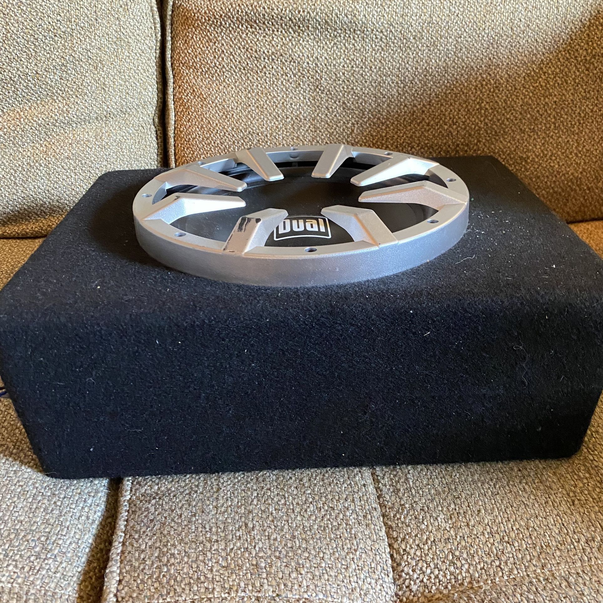Dual TBX10A Subwoofer 10” Boxed, Carpeted. for Sale in Portland, OR