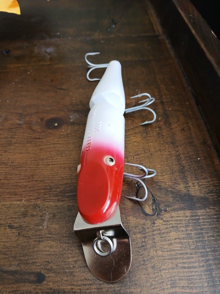 VINTAGE CREEK CHUB JOINTED PIKIE 3000 FISHING LURE RED WHITE