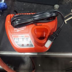 Milwaukee M12 New Charger