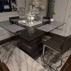 American signature Dinning Room glass table