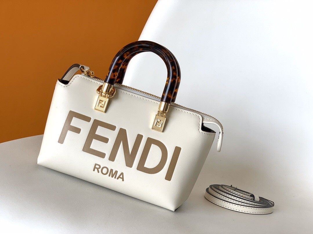 Pre Loved Fendi Mini White Handbag