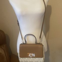 Michael Kors Callie Crossbody xs Acorn/vanilla