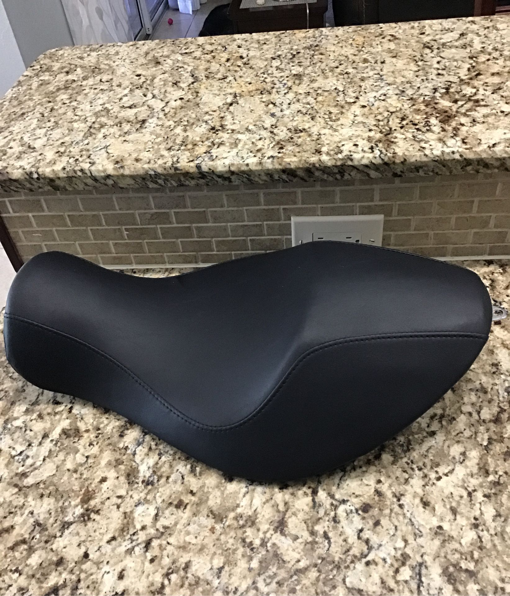 Harley Davidson seat, excellent condition came off 2009 Softail Heritage.
