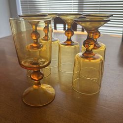 Estate Sale! Vintage Glasses Set