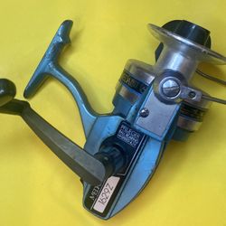 Vintage  Fishing Reel  1(contact info removed) Years , works great