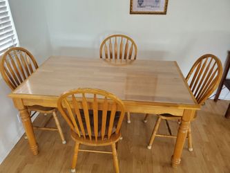 Farmhouse Dinning Table and chairs