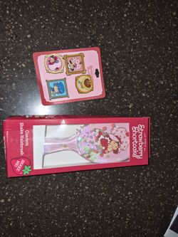 Strawberry shortcake pin Set and brush