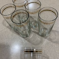 6-Glasses cups . for $10