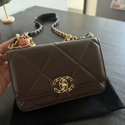 CHANEL 19 WOC Brown Leather Bag
