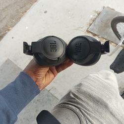 JBL! Wireless Bluetoothe Head Phone