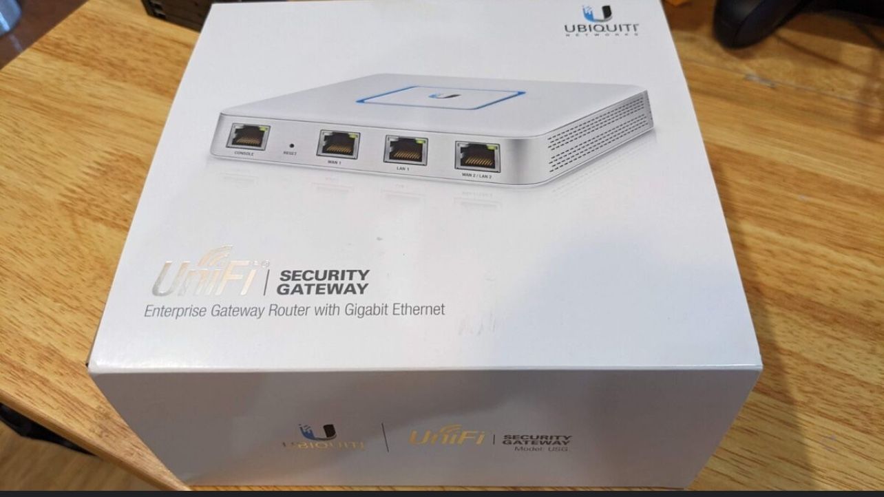 Ubiquiti UBI-USG UniFi Security Gateway, enterprise router w/gigabit ethernet