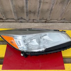 2013-2016 Ford Escape Headlight Passenger side Used Oem