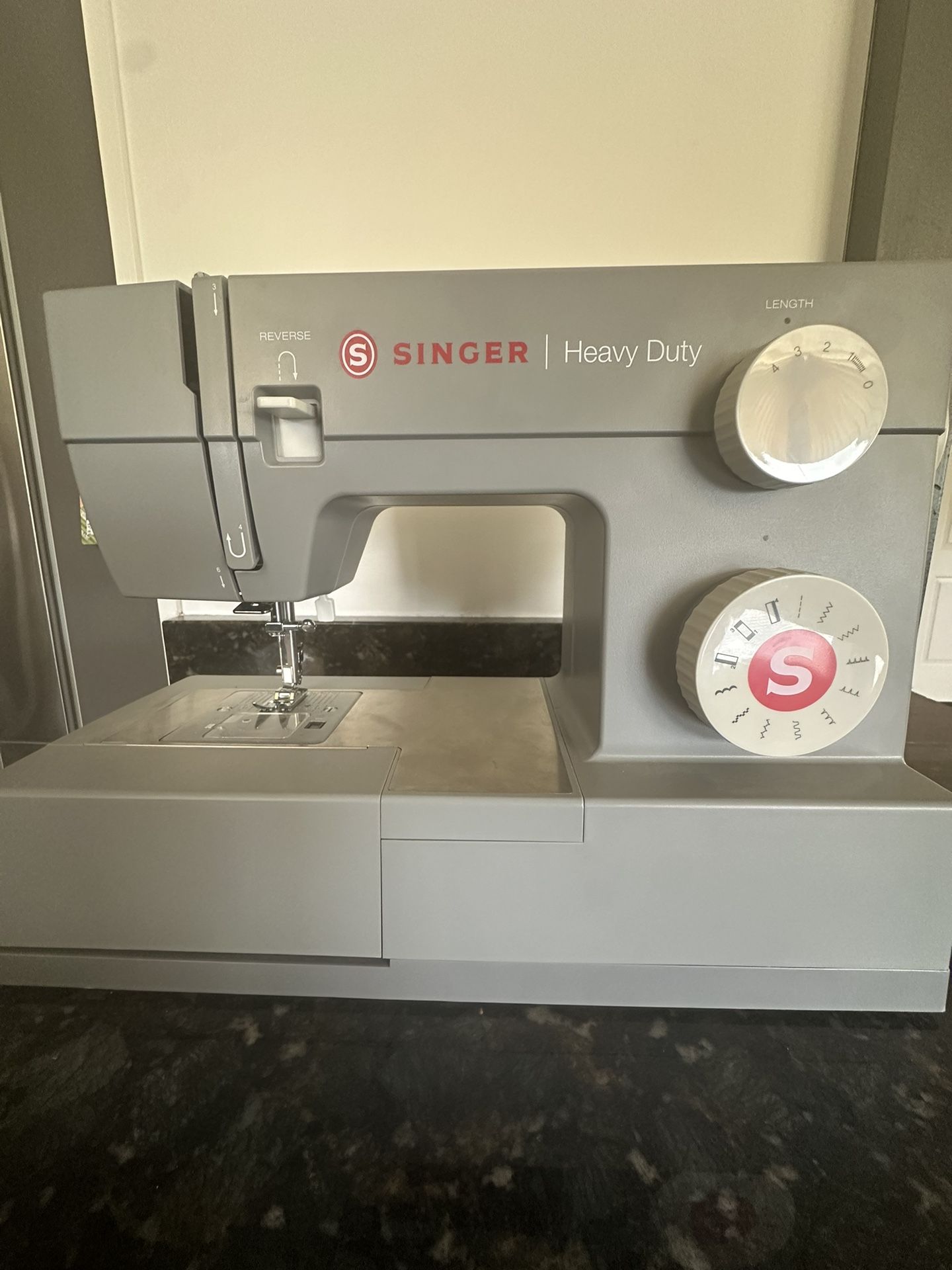 Singer Heavy duty