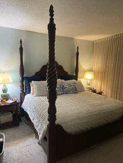 King size poster bed & Beautyrest pillow top mattress