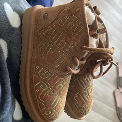 Girls Uggz Boots