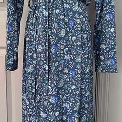Lands End Women’s 100%Cotton Blue Floral Print Jersey Long Sleeve Long Robe.