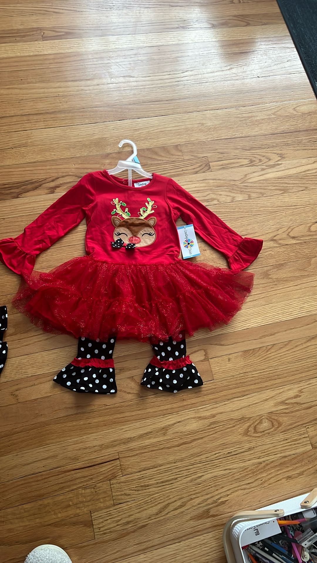 New Counting Daisies Holiday Girl 2 Pc . Set Size 4T, 5,6