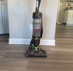 PRICE NEGOTIABLE! Hoover WindTunnel Air Upright Vacuum